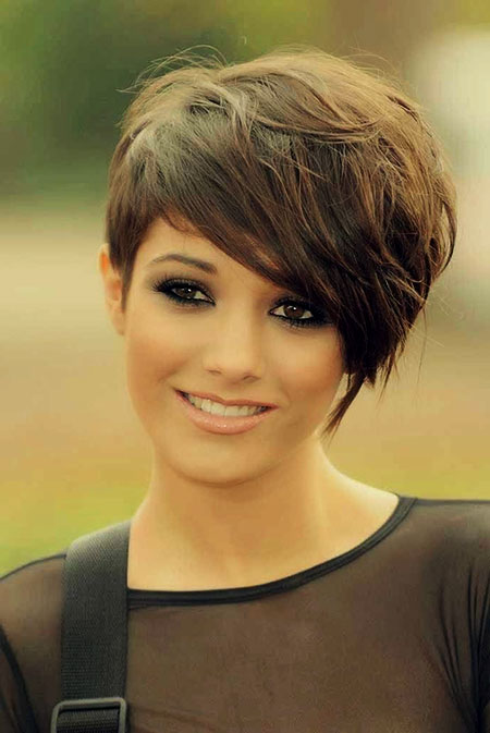 Frankie Sandford Short Hair Quiff Style