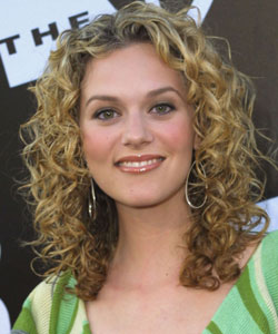 Hilarie Burton with curly hair