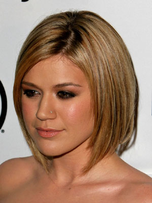 Kelly Clarkson with Short Hair