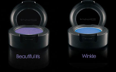 Eyeshadows in African Violet and dusk blue color
