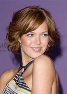 mandy moore with brown and caramel highlight