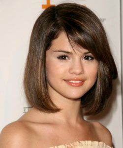 Selena Gomez mid-length straight bob at age of 16