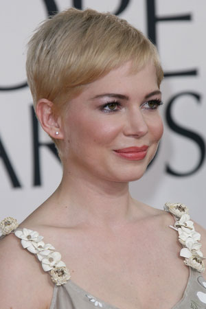 pixie cut on round face
