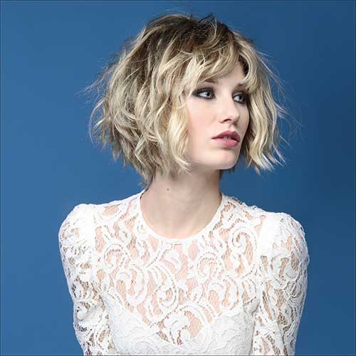 tousled wavy bob hairstyle in choppy look