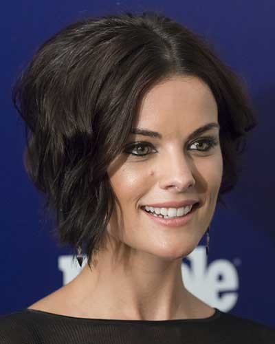 Jaimie Alexander with wavy bob haircut
