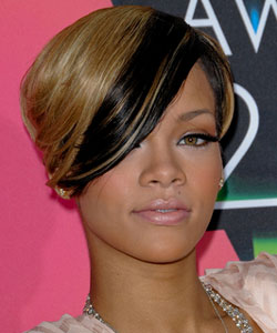 Rihanna rocks a sexy front streak
